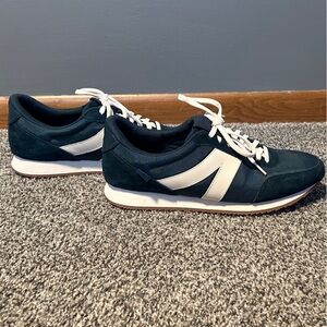 Kizik Navy and White Retro Runner Sneakers